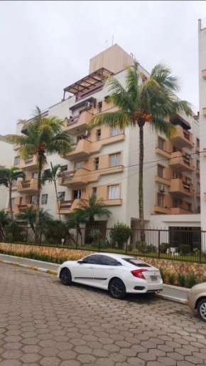 5 minutos andando até a praia